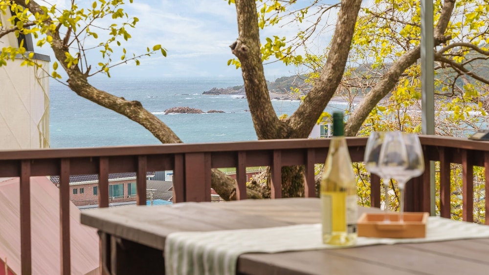 Gyeongju Happy Dream Ocean View Pension