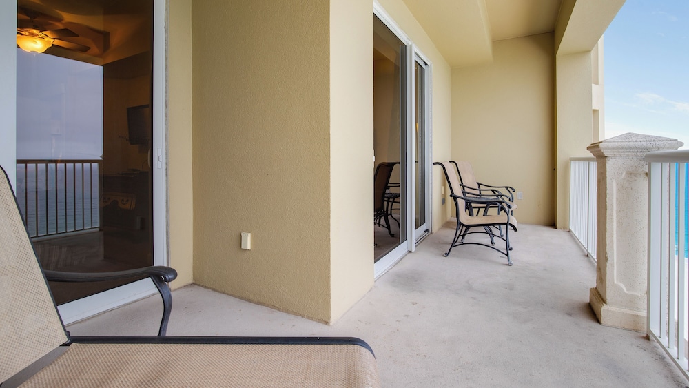 20th Floor Condo! Sleeps 8! Gulf Front Master Suite w/ Beautiful Gulf Views!