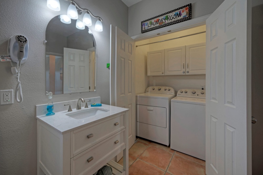 Coastal Soiree Ocean Views Game Room Steps From Port Aransas Beaches