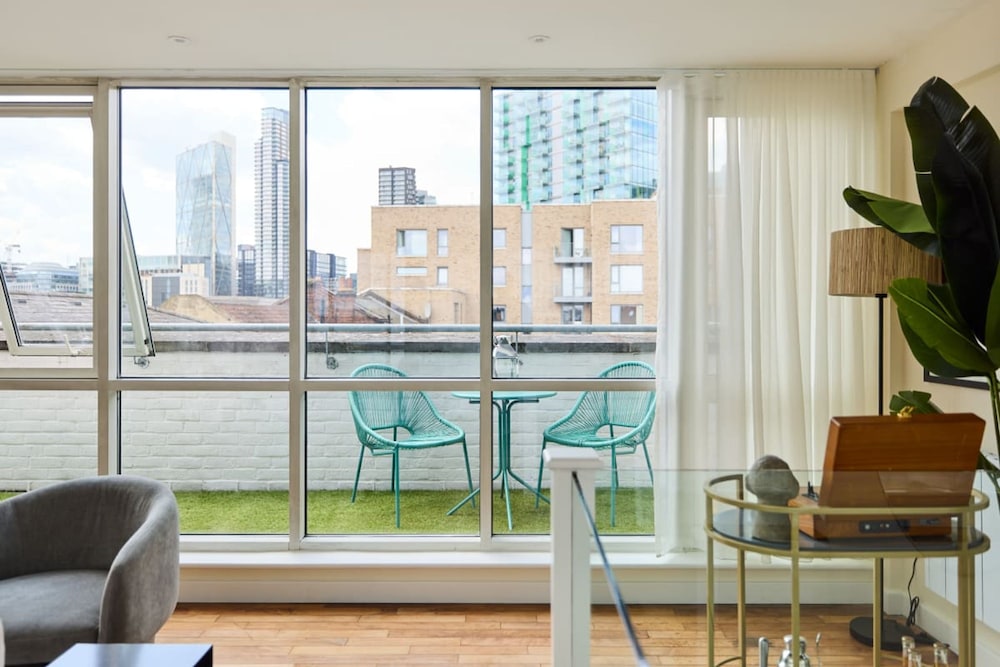 The Brick Lane Arms - Breathtaking 2bdr Penthouse With Balcony