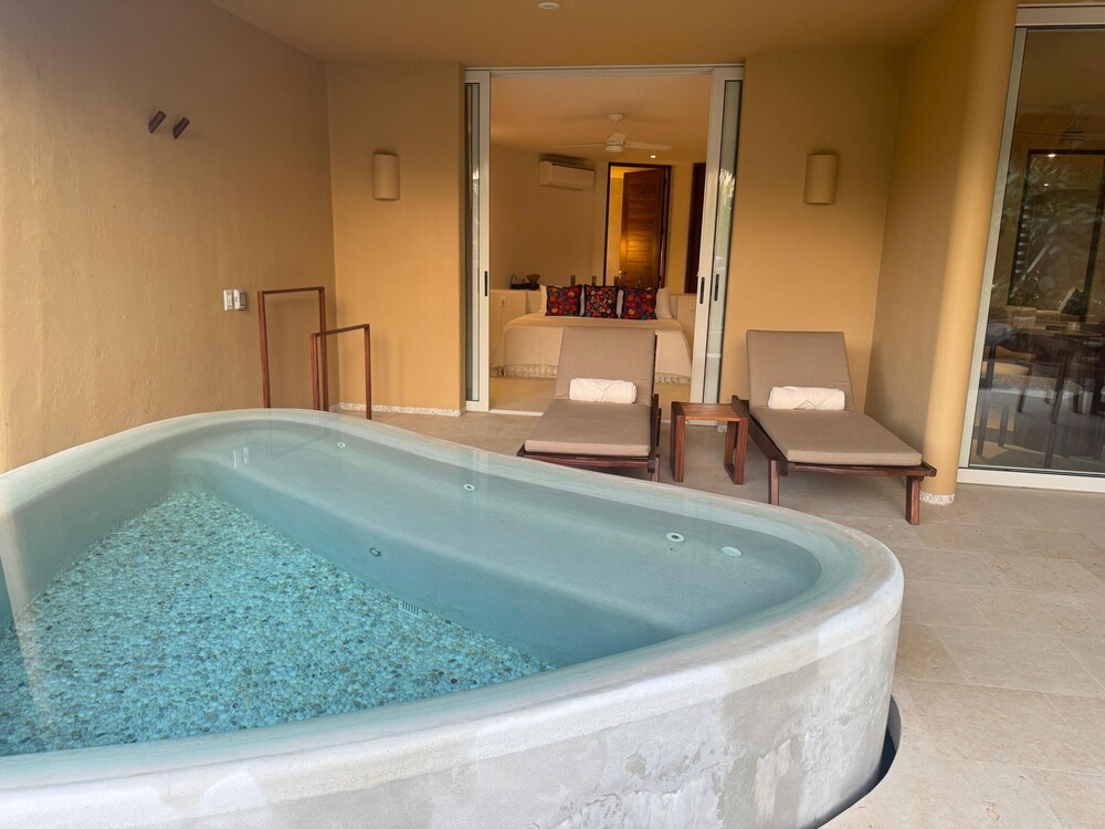 Luxury Oceanfront At Majahua