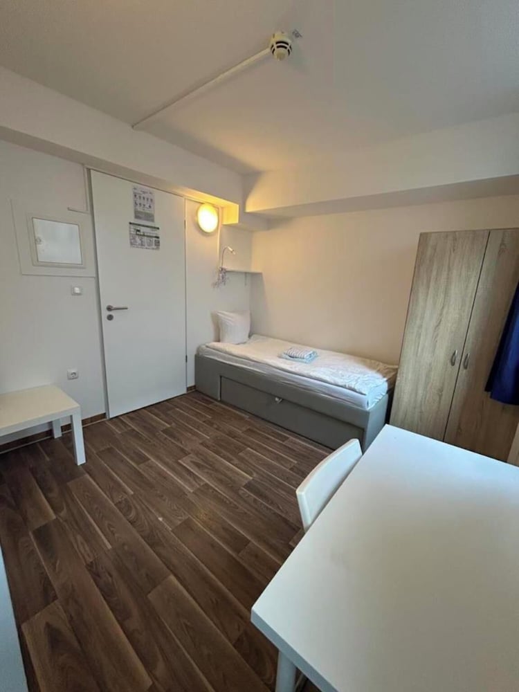 2-Rent Group Hostel Apartments SEN14