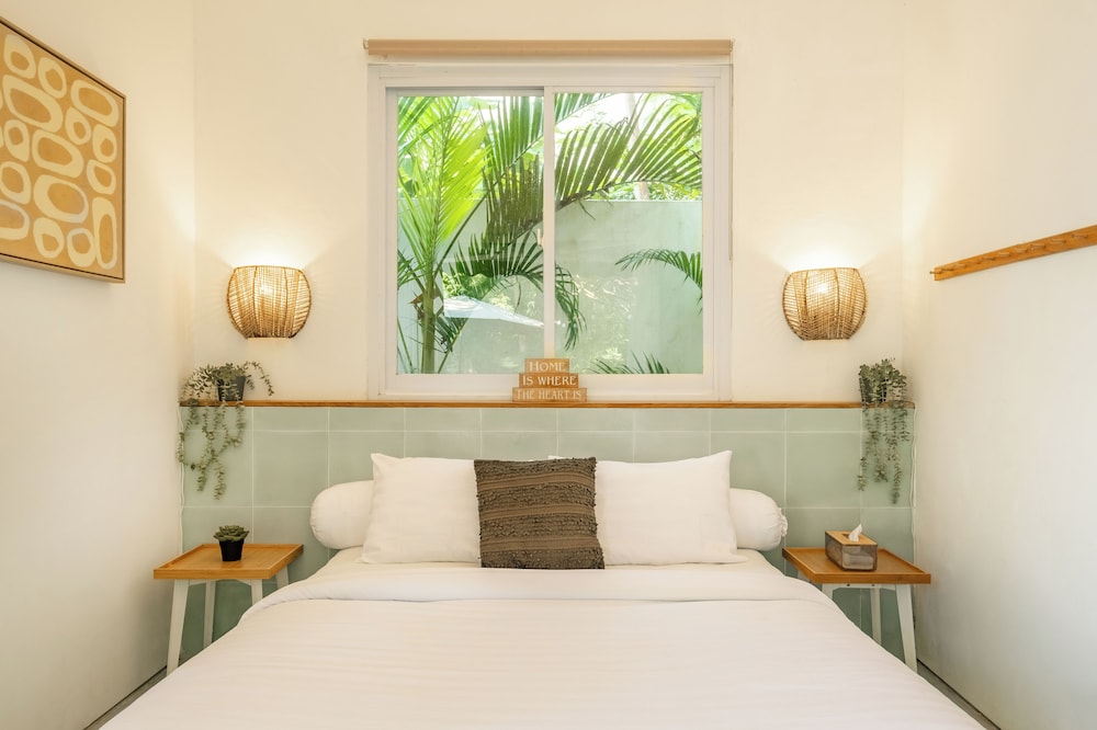 Tropical 1BR Private Pool Villa, 8 mins to beach In Uluwatu