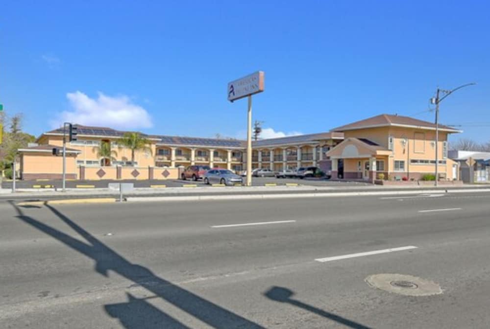 America's Deluxe Inn, photo 5