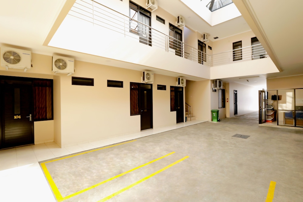 Shofy Guest House Syariah 33 Subang view 4