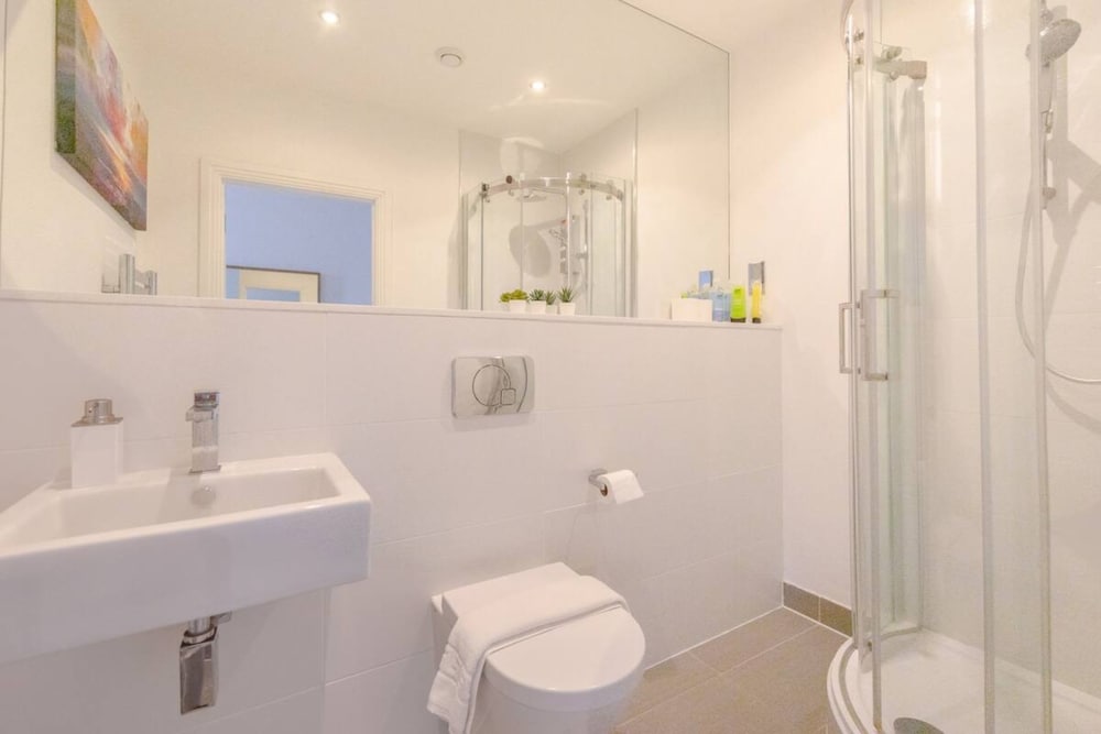 Spacious 4BD Townhouse - Near Stratford City!