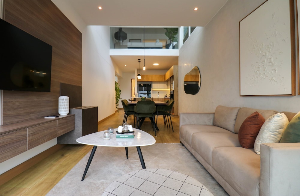 Elegant 3BR Duplex With Balcony in Miraflores