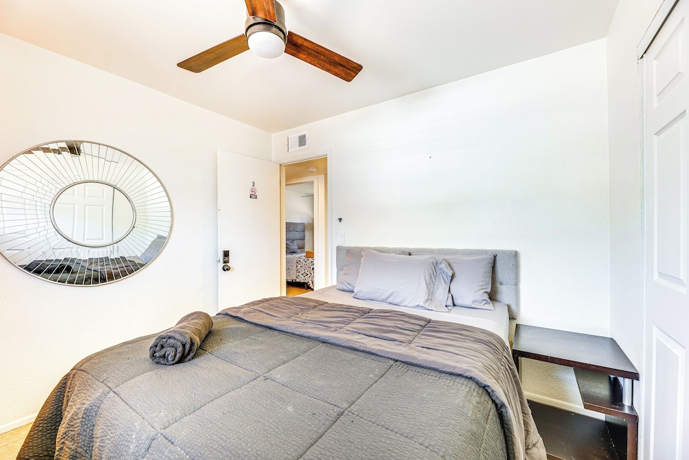 3 Mi to Dtwn Mesa: Home w/ Fenced Backyard!