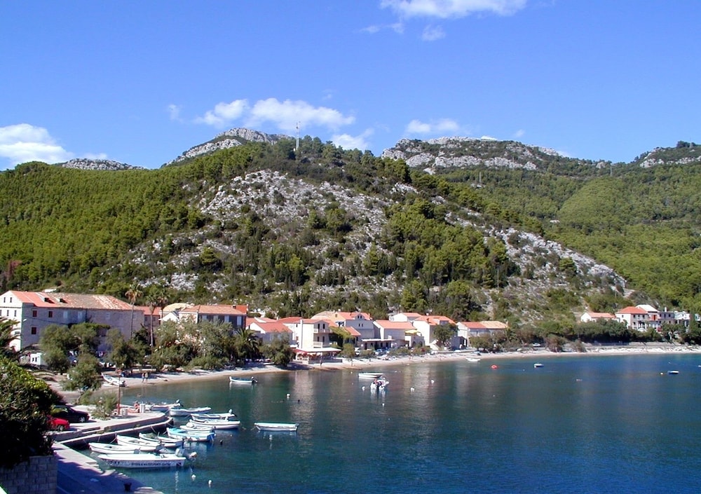 Just by the Sea Apartments