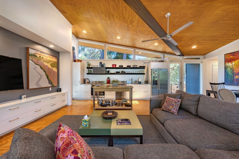Happenstance Vineyards 2 Bedroom Home