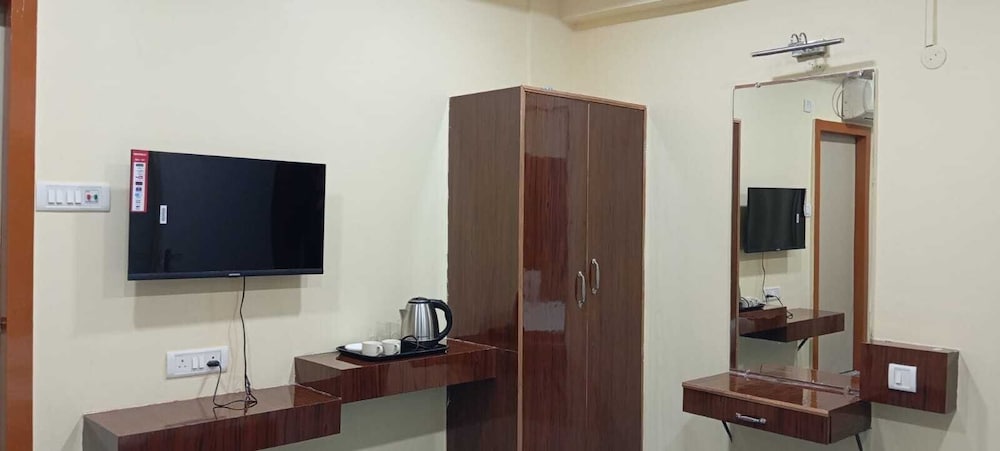 Holiday Inn Guest House