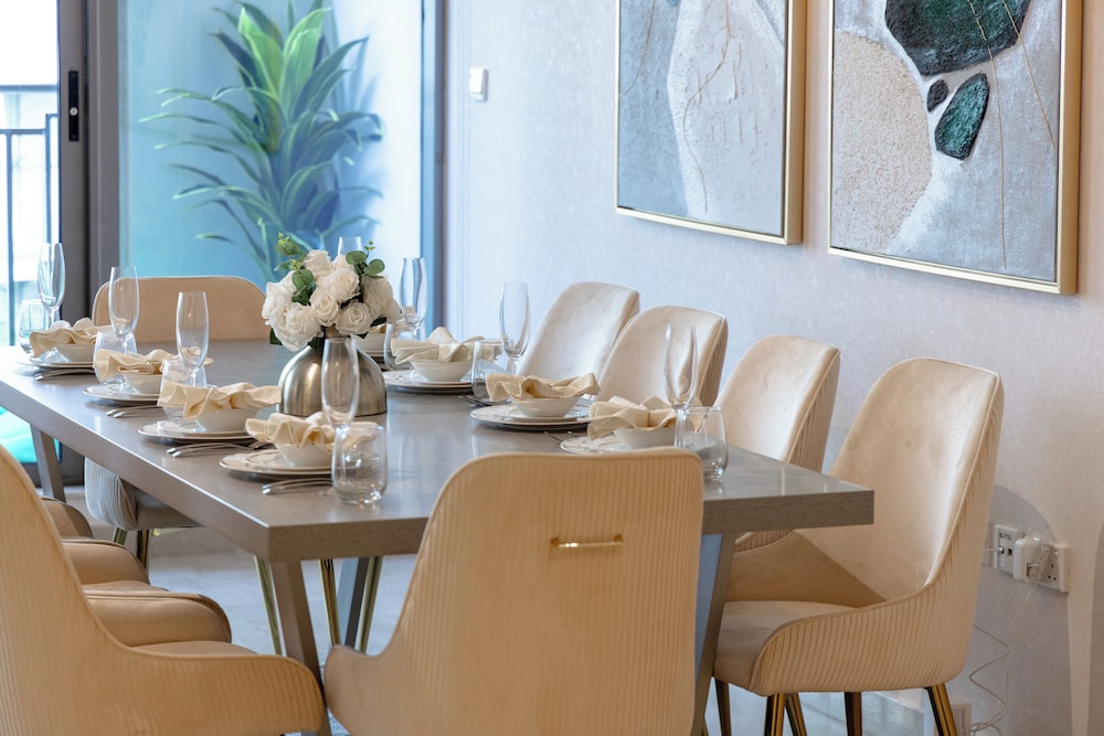 Durrani Homes - The Luxe Retreat 4BR Podium villa with private Jacuzzi and Burj Khalifa View