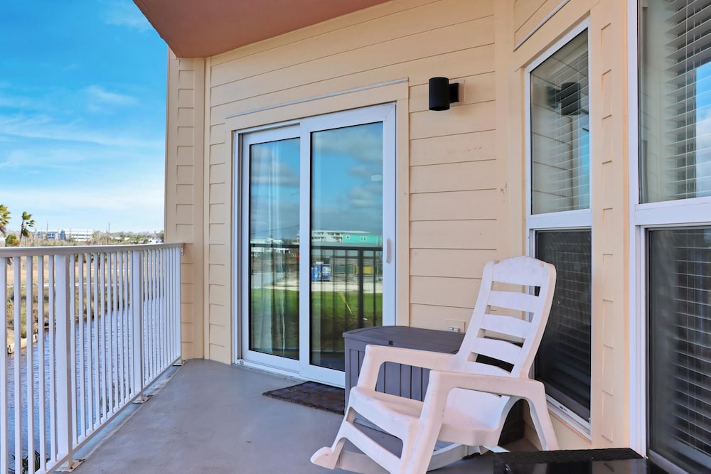 Paradise Shores 200