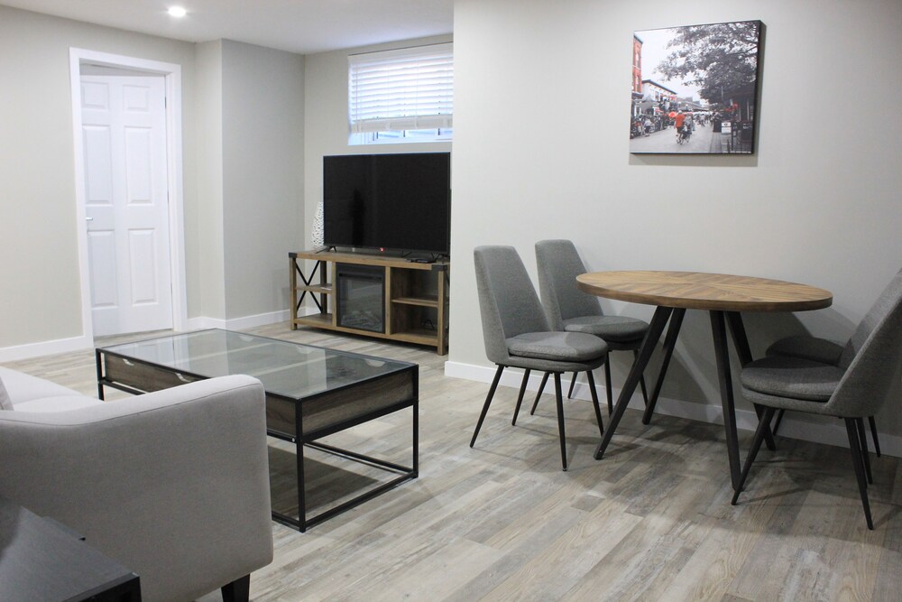 Boardwalk Homes - Executive Guest Rooms & Townhomes