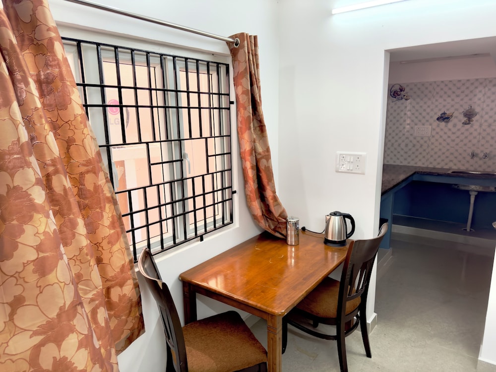 Sishya Service Apartment - Chennai OMR