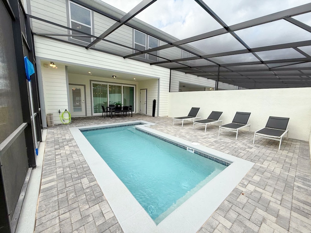Upstay Theme Rooms and Arcade Games Plus Private Pool