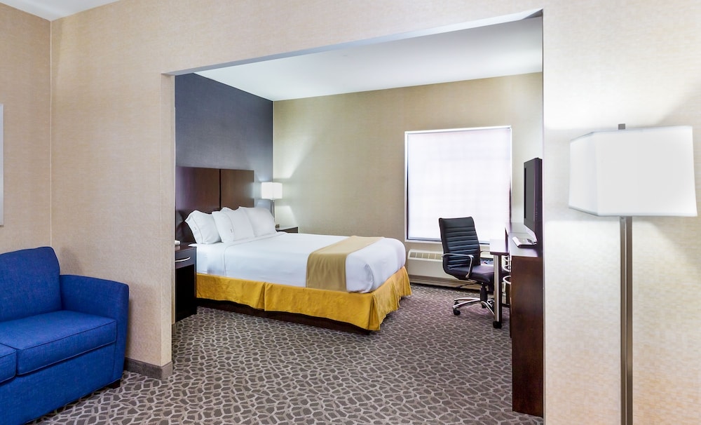Holiday Inn Express Hotel Suites Mt. Holly, an IHG Hotel - Property Image 4