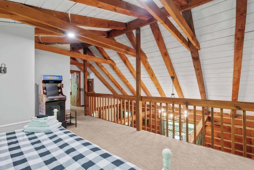 Outdoors Sleeps7 Family Getaway Fun Arcade