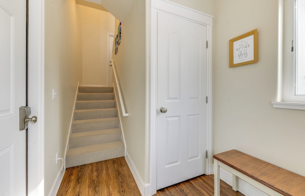 Scenic & Cozy 'sweet Northern Comfort' in Homer!