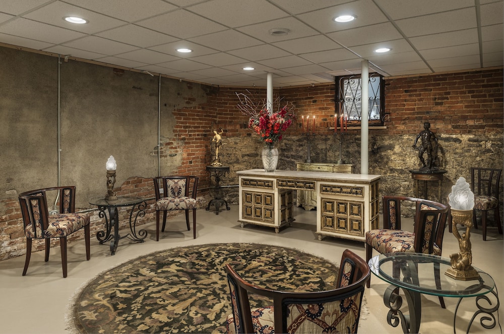 The Inn at 97 Winder