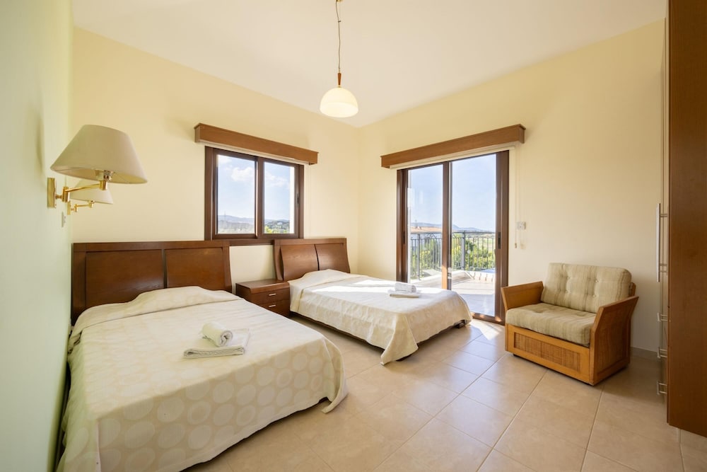 Villa Kambos Dio in Polis