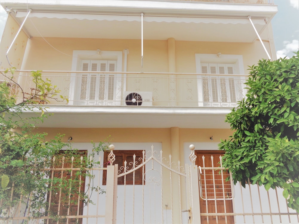 Elena's House