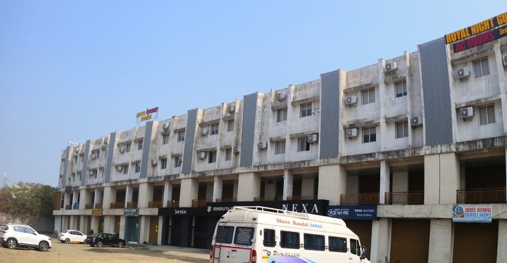 Royal Night Guesthouse - Daman
