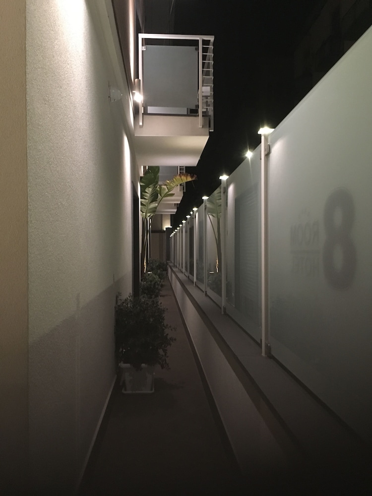 8 Room Hotel