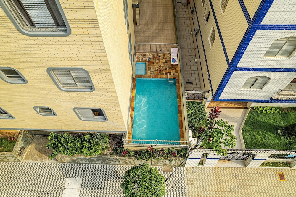 Charmoso Apto com piscina no Caiçara