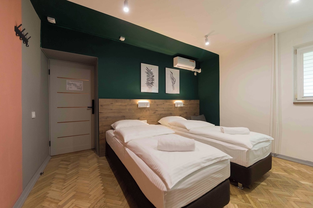 Urban Rooms