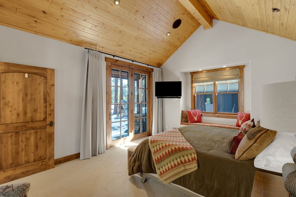 4br Cabin W/ Hot Tub Ultimate Truckee Escape 4 Bedroom Cabin
