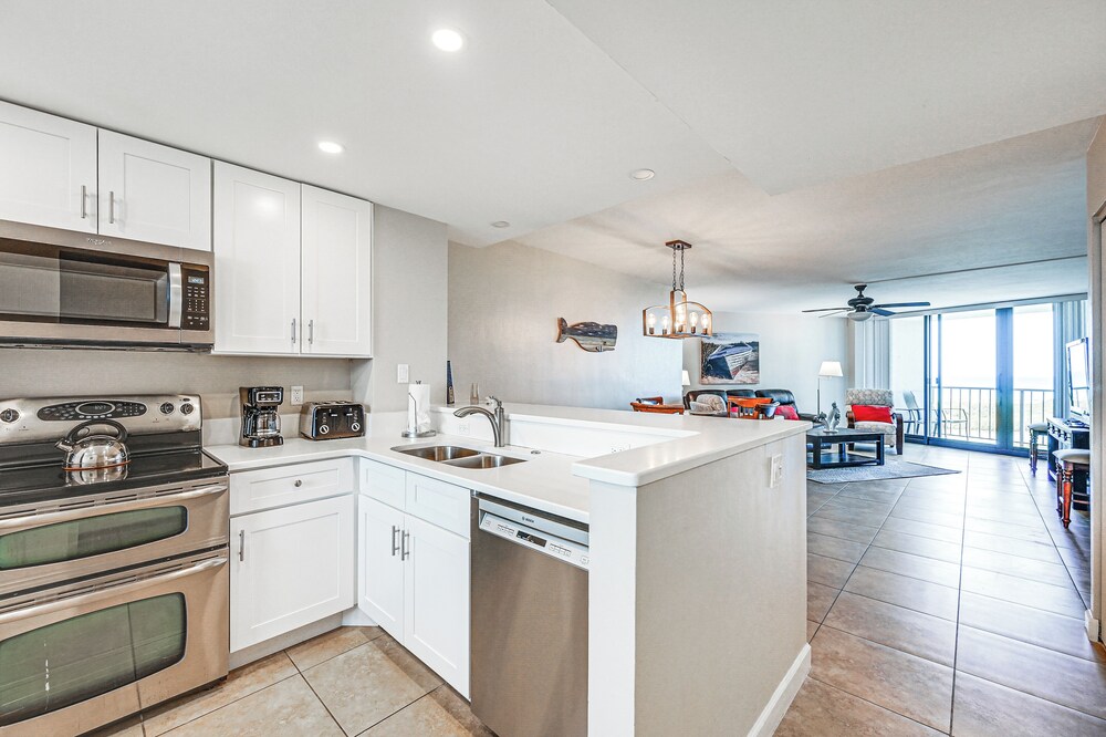 Direct Beach Access: Marco Island Resort Condo!