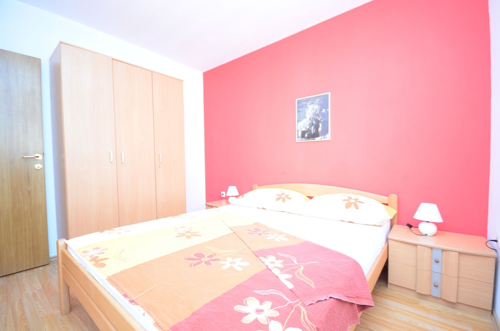 Apartments Brandis view 4