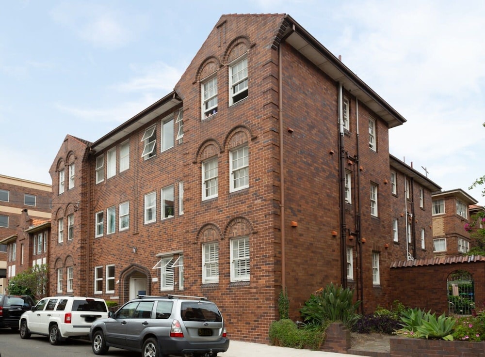 Spacious 2-bed Apartment in the Heart of Manly