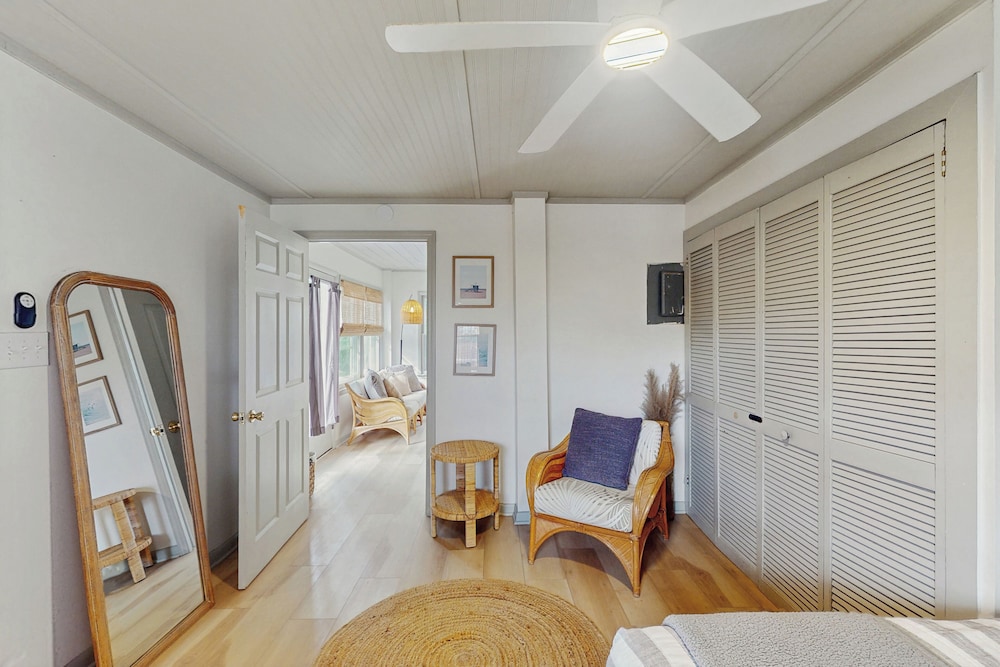 1BR Home w/ Outdoor Shower, Steps to Beach