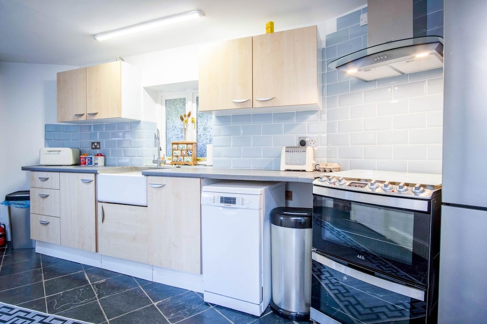 West Barn - 2 Bedroom Cottage - Llandeilo
