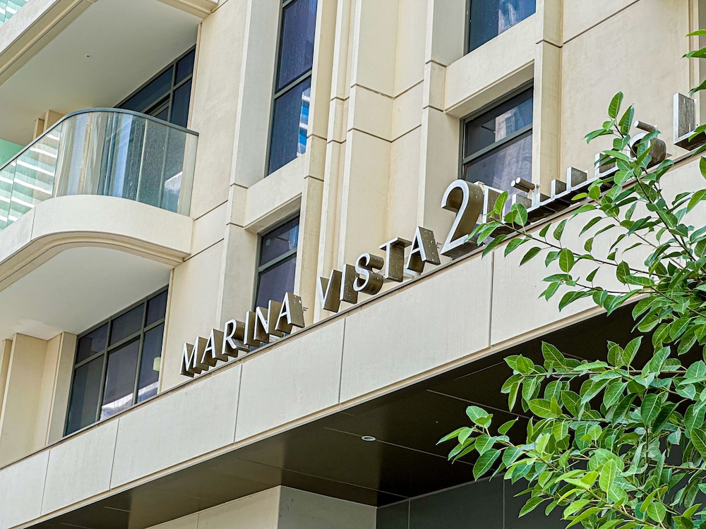 HiGuests - Marina Vista Tower 2