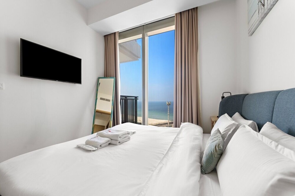 Panoramic Seaview Retreat | Premium Amenities