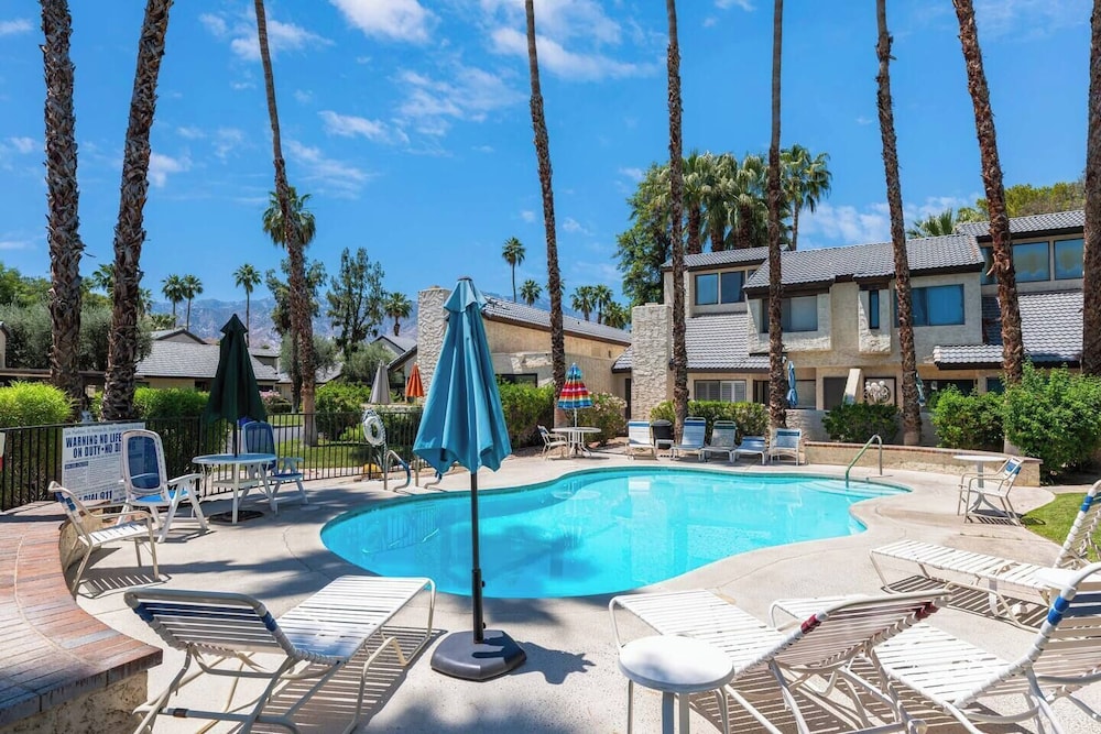 @ Marbella Lane - Gem w/ Outdoor Fun Pool & Trails