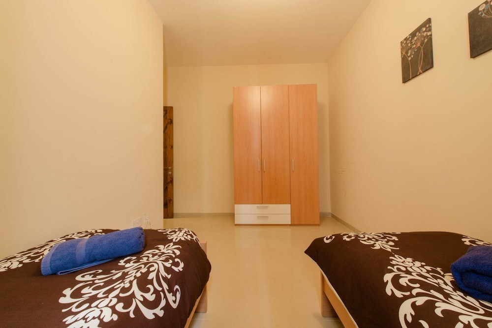 Luxury Holiday Apartment IN Qawra photo 4