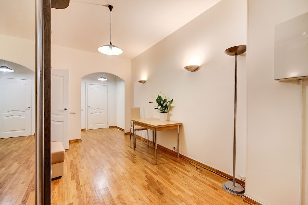 Home4day Sunny City Central Flat