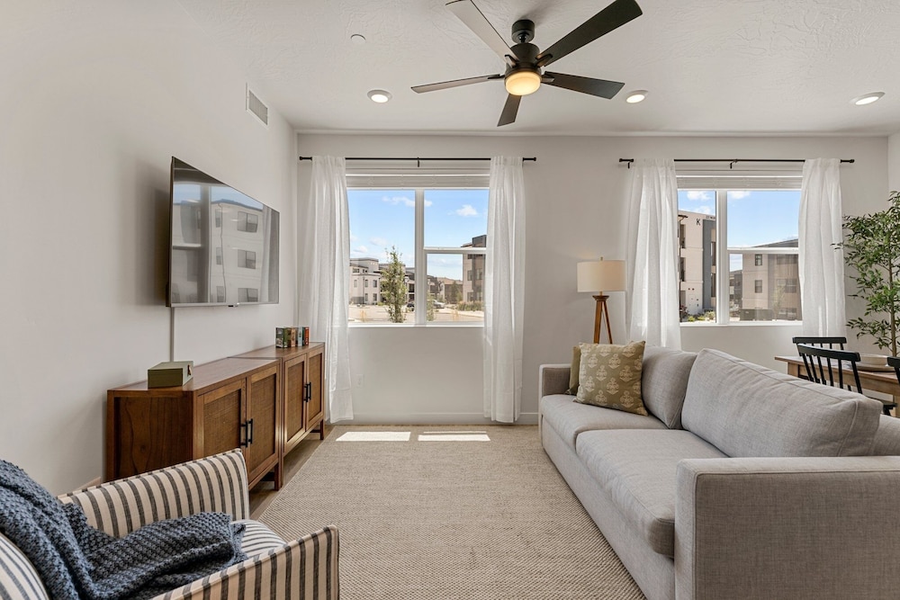Comfort At Cliff Side 2 Bedroom Condo