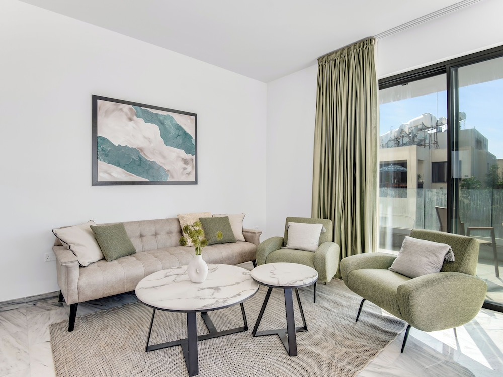 Sanders Olive Shared Pool Apartments