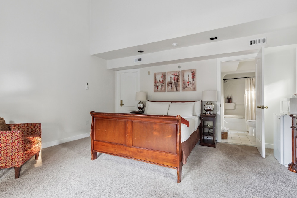 Columbia Vacations - The Columbia Inn at Peralynna Manor - Property Image 29