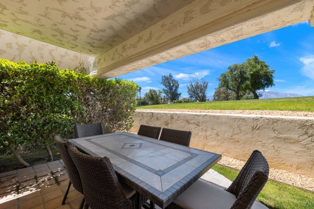 Fairway-view 3 Bedroom Condo in Palm Desert