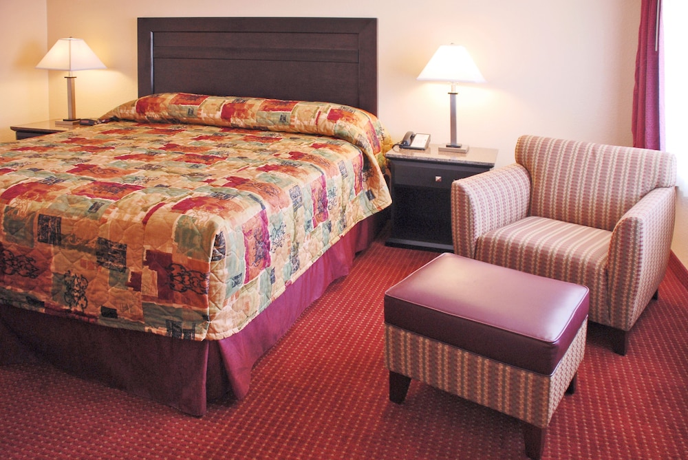 Relax Inn And Suites - Property Image 10