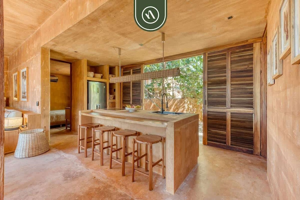 Stunning Two-bedroom Ocean View House - Mazul