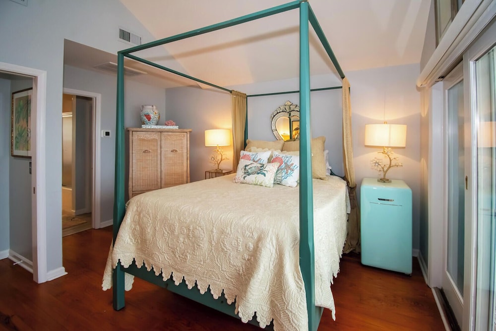 708 Ocean Cottage view 5