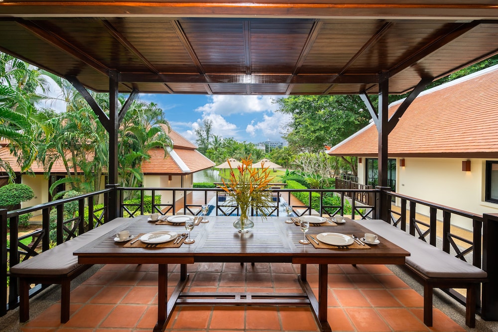 Nai Harn Baan-Bua Villas