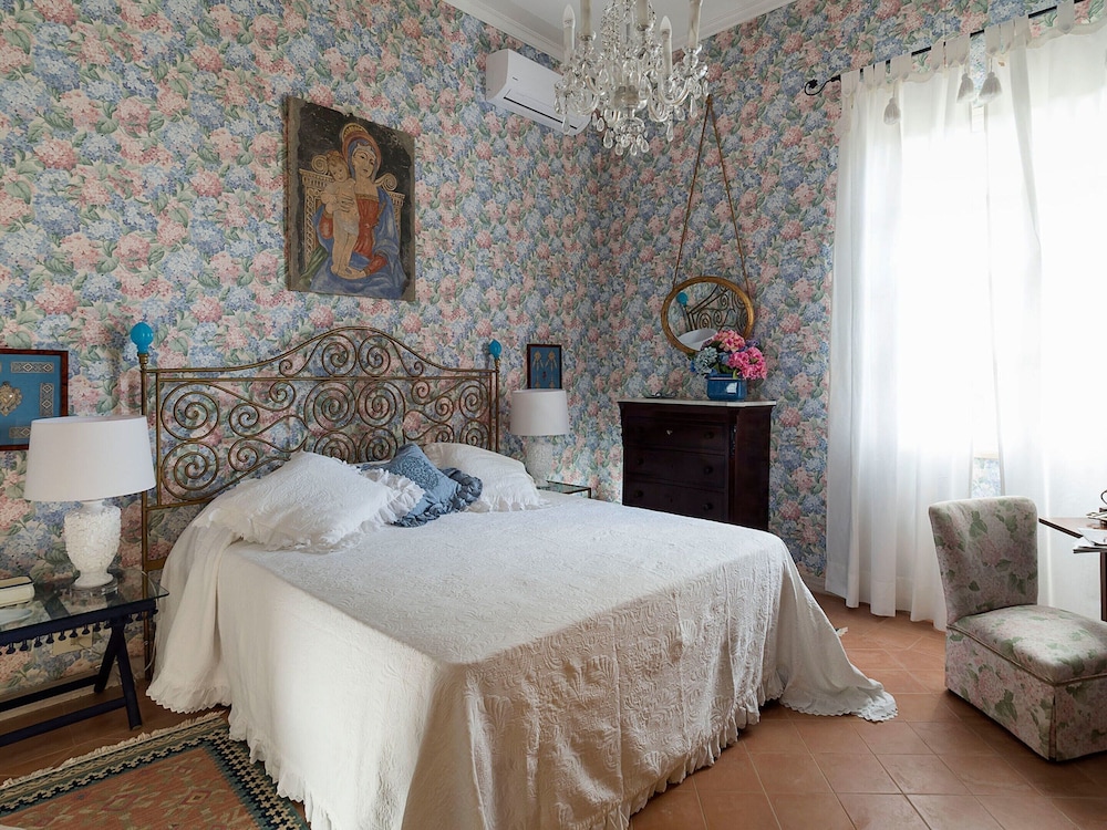 Villa in Salemi With Pool and Garden photo 3